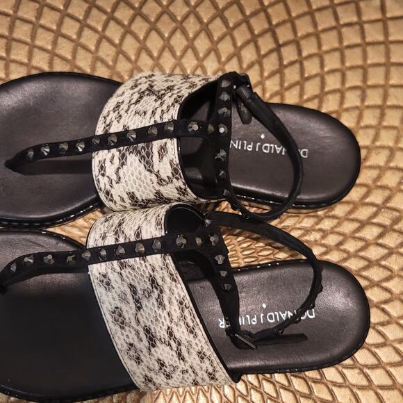 Donald J‎ Pliner Lacy Jeweled Ankle-Wrap Sandals Snake Bone/Black Leather 9 - Picture 3 of 10